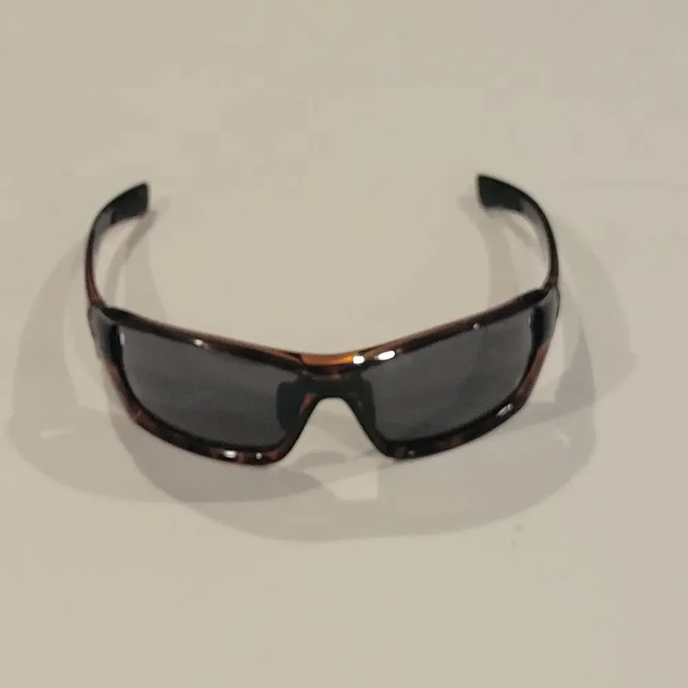 Tifosi Mast SL wrap around tortoise frame sunglasses. Unisex.